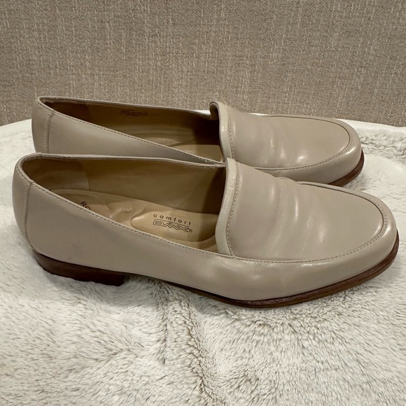 Rockport Cream Leather Loafers. Great Condition. Size 10 - Picture 1 of 7